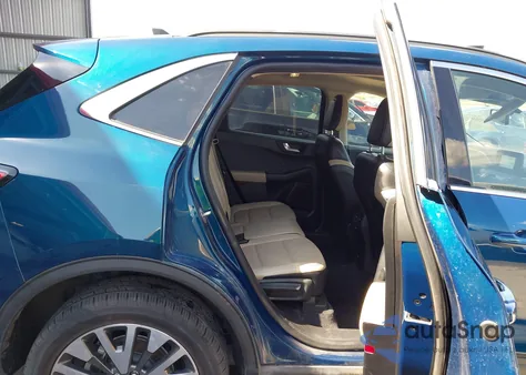 2020 Ford Escape Titanium z USA, uszkodzony, nr VIN 1FMCU9J96LUA36092